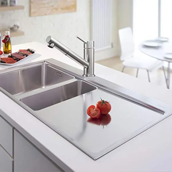 Pull out kitchen sink faucet
